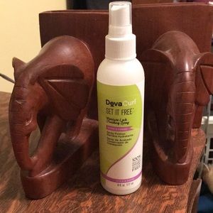 Set It Free Moisture Lock Finishing Spray